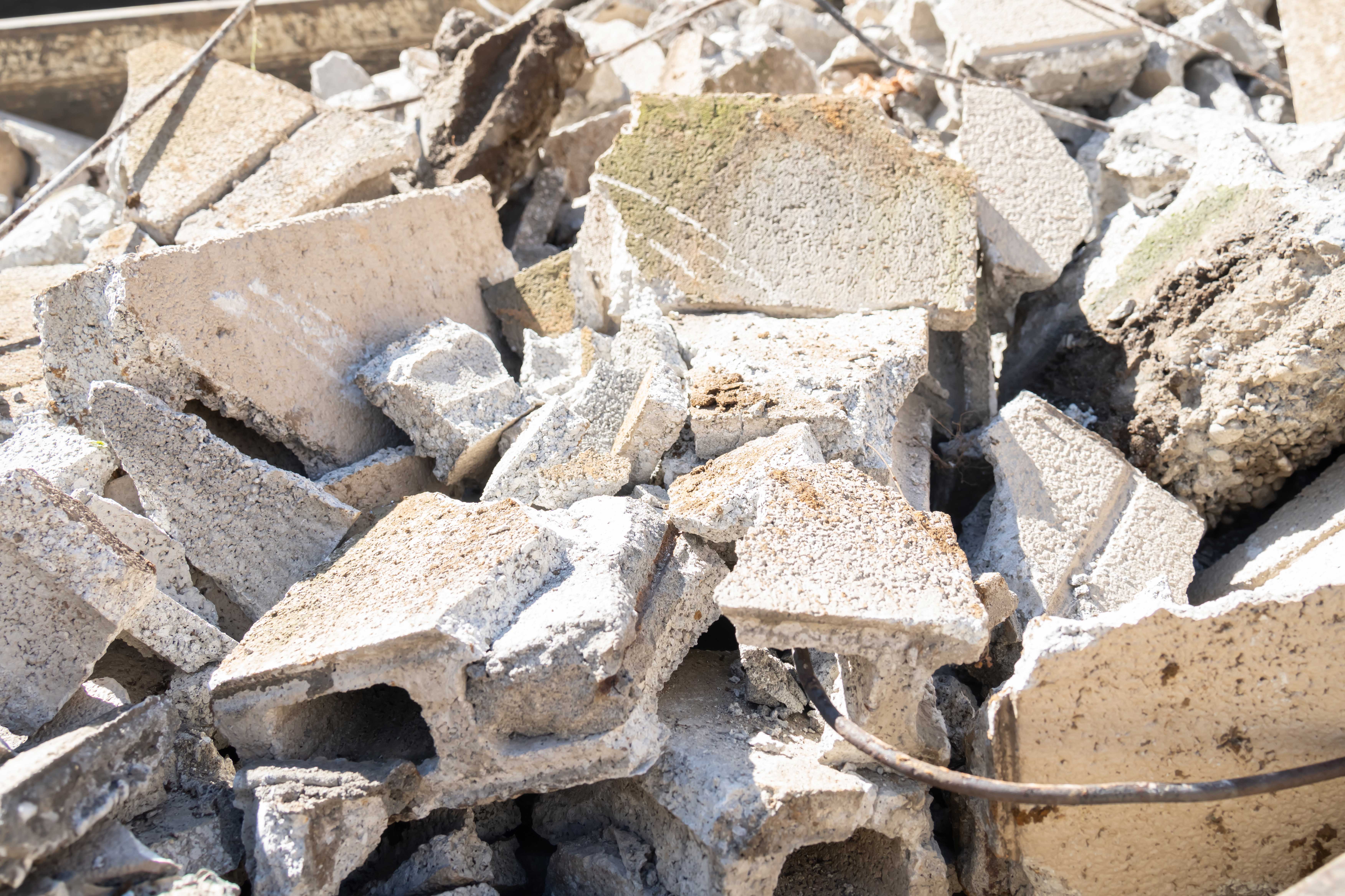 産業廃棄物の適正処理と環境配慮