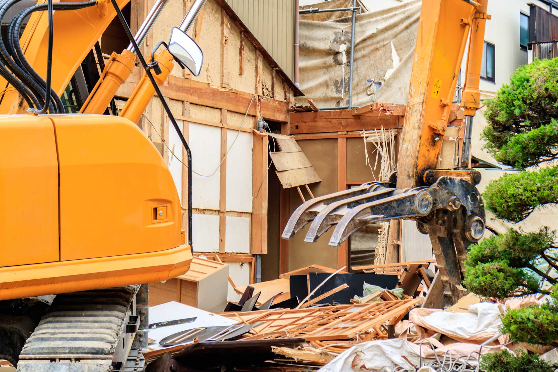 サービス： 木造住宅・アパート解体